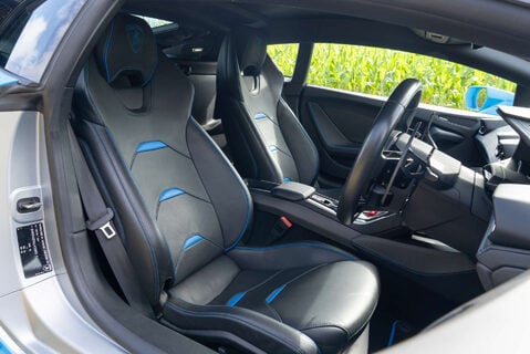 Lamborghini Huracan LP640-4 EVO Coupe 21