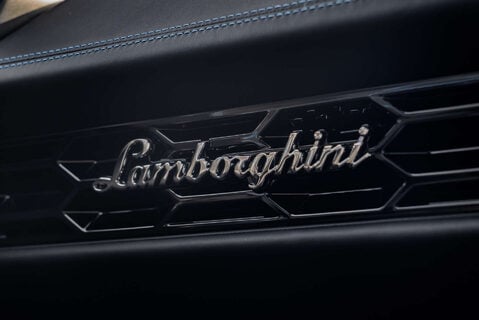 Lamborghini Huracan LP640-4 EVO Coupe 33
