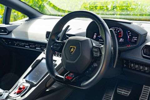 Lamborghini Huracan LP640-4 EVO Coupe 26