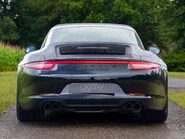 Porsche 911 Targa 4 GTS PDK 21