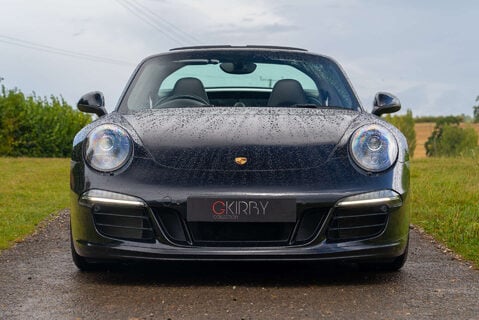 Porsche 911 Targa 4 GTS PDK 18