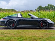 Porsche 911 Targa 4 GTS PDK 3