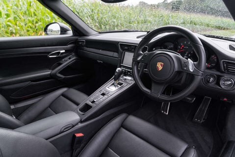Porsche 911 Targa 4 GTS PDK 10