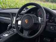Porsche 911 Targa 4 GTS PDK 13