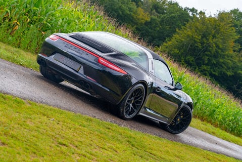 Porsche 911 Targa 4 GTS PDK 20