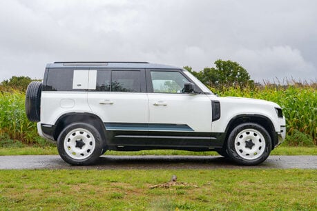 Land Rover Defender D250 SE County Edition