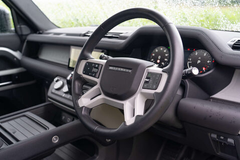 Land Rover Defender D250 SE County Edition 13