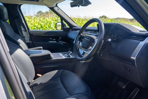 Land Rover Range Rover P440e SE 9