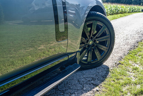 Land Rover Range Rover P440e SE 6