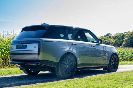 Land Rover Range Rover P440e SE