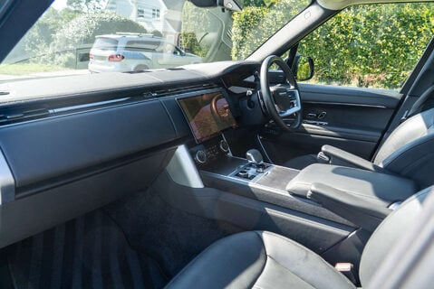 Land Rover Range Rover P440e SE 8
