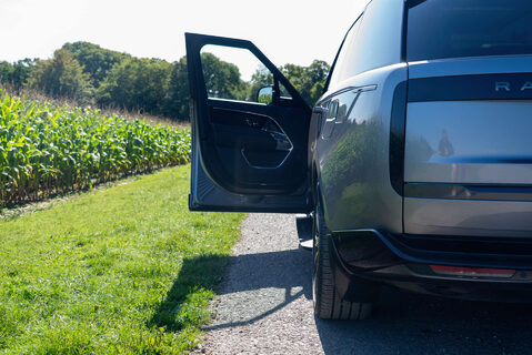 Land Rover Range Rover P440e SE 7