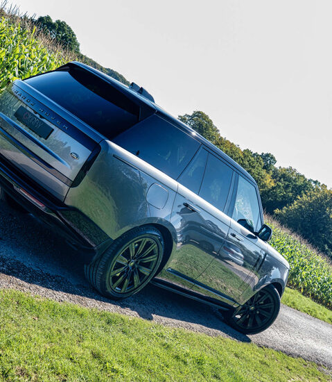 Land Rover Range Rover P440e SE 1