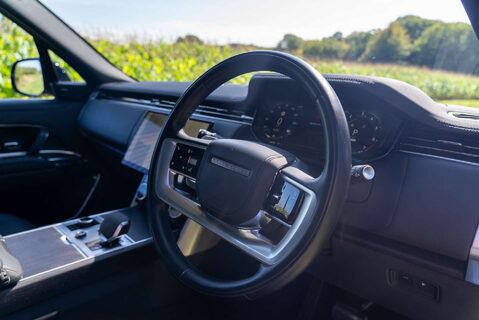 Land Rover Range Rover P440e SE 12