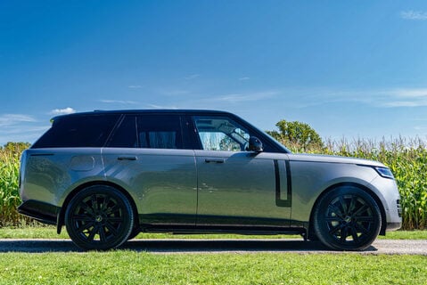 Land Rover Range Rover P440e SE 3