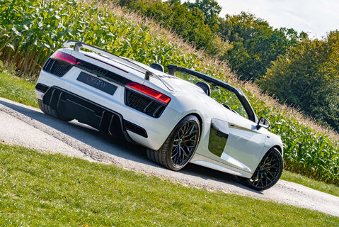 Audi R8 5.2 R8 Spyder Quattro V10 Semi-Auto 4WD 2dr 20