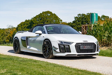 Audi R8 5.2 R8 Spyder Quattro V10 Semi-Auto 4WD 2dr 21