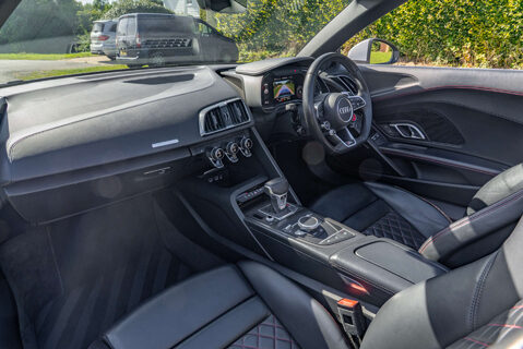 Audi R8 5.2 R8 Spyder Quattro V10 Semi-Auto 4WD 2dr 8