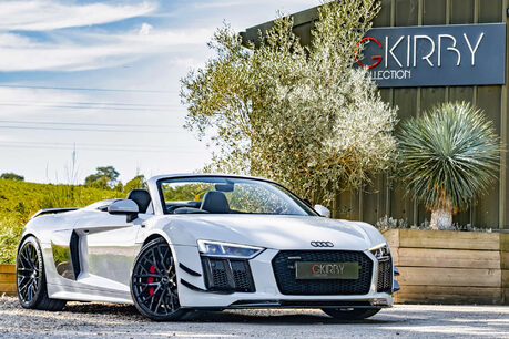 Audi R8 5.2 R8 Spyder Quattro V10 Semi-Auto 4WD 2dr