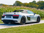 Audi R8 5.2 R8 Spyder Quattro V10 Semi-Auto 4WD 2dr 23