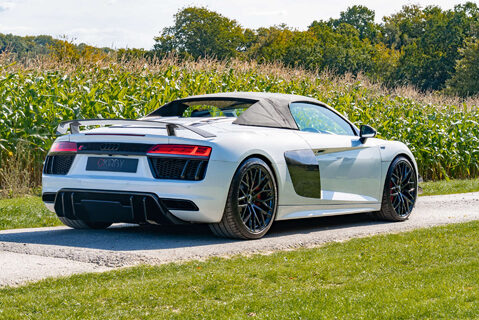 Audi R8 5.2 R8 Spyder Quattro V10 Semi-Auto 4WD 2dr 23