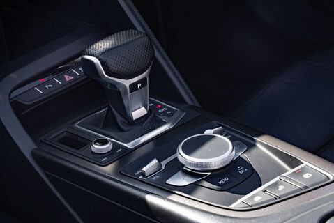 Audi R8 5.2 R8 Spyder Quattro V10 Semi-Auto 4WD 2dr 14