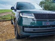 Land Rover Range Rover D300 SE 18
