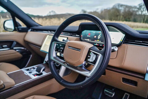 Land Rover Range Rover D300 SE 12