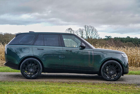 Land Rover Range Rover D300 SE 3