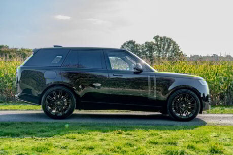Land Rover Range Rover First Edition