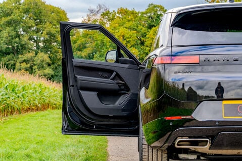 Land Rover Range Rover Sport P400 Dynamic SE 6