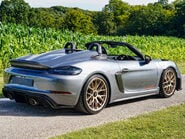 Porsche 718 Spyder RS 4