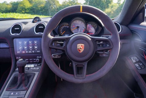 Porsche 718 Spyder RS 11