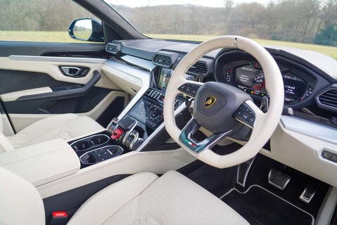 Lamborghini Urus 4.0 V8 BiTurbo SUV 5dr Petrol Auto 4WD Euro 6 (650 ps) 9