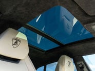 Lamborghini Urus V8 21