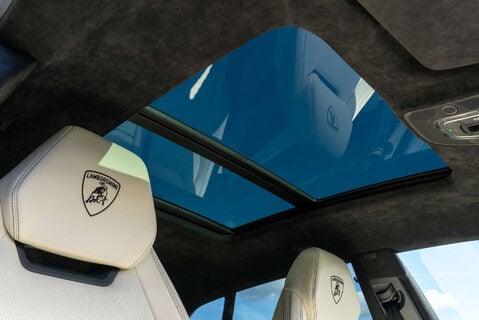 Lamborghini Urus V8 21