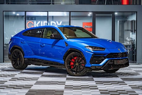 Lamborghini Urus V8