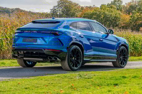 Lamborghini Urus V8