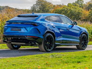 Lamborghini Urus V8 4