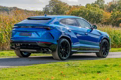 Lamborghini Urus V8 4