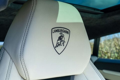 Lamborghini Urus V8 22