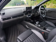 Audi RS4 Carbon Black 8