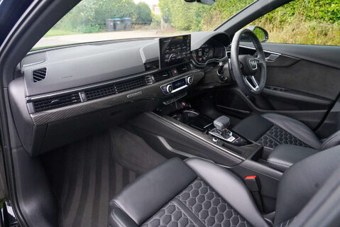 Audi RS4 Carbon Black 8