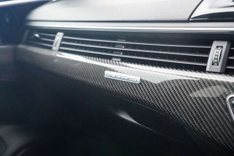 Audi RS4 Carbon Black 14