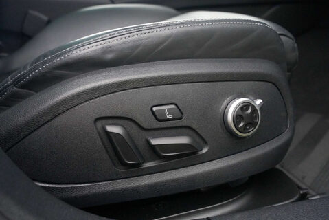 Audi RS4 Carbon Black 12