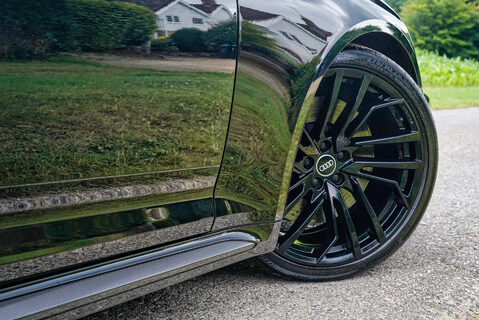 Audi RS4 Carbon Black 6