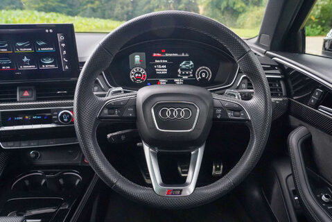 Audi RS4 Carbon Black 11