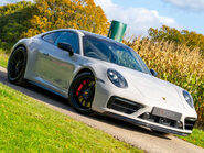 Porsche 911 Carrera 4 GTS PDK 19