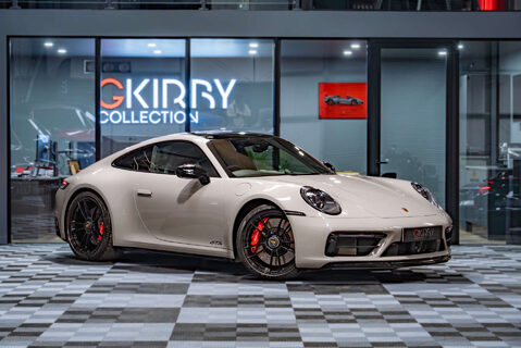 Porsche 911 Carrera 4 GTS PDK 1
