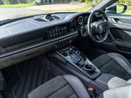 Porsche 911 Carrera 4 GTS PDK 8